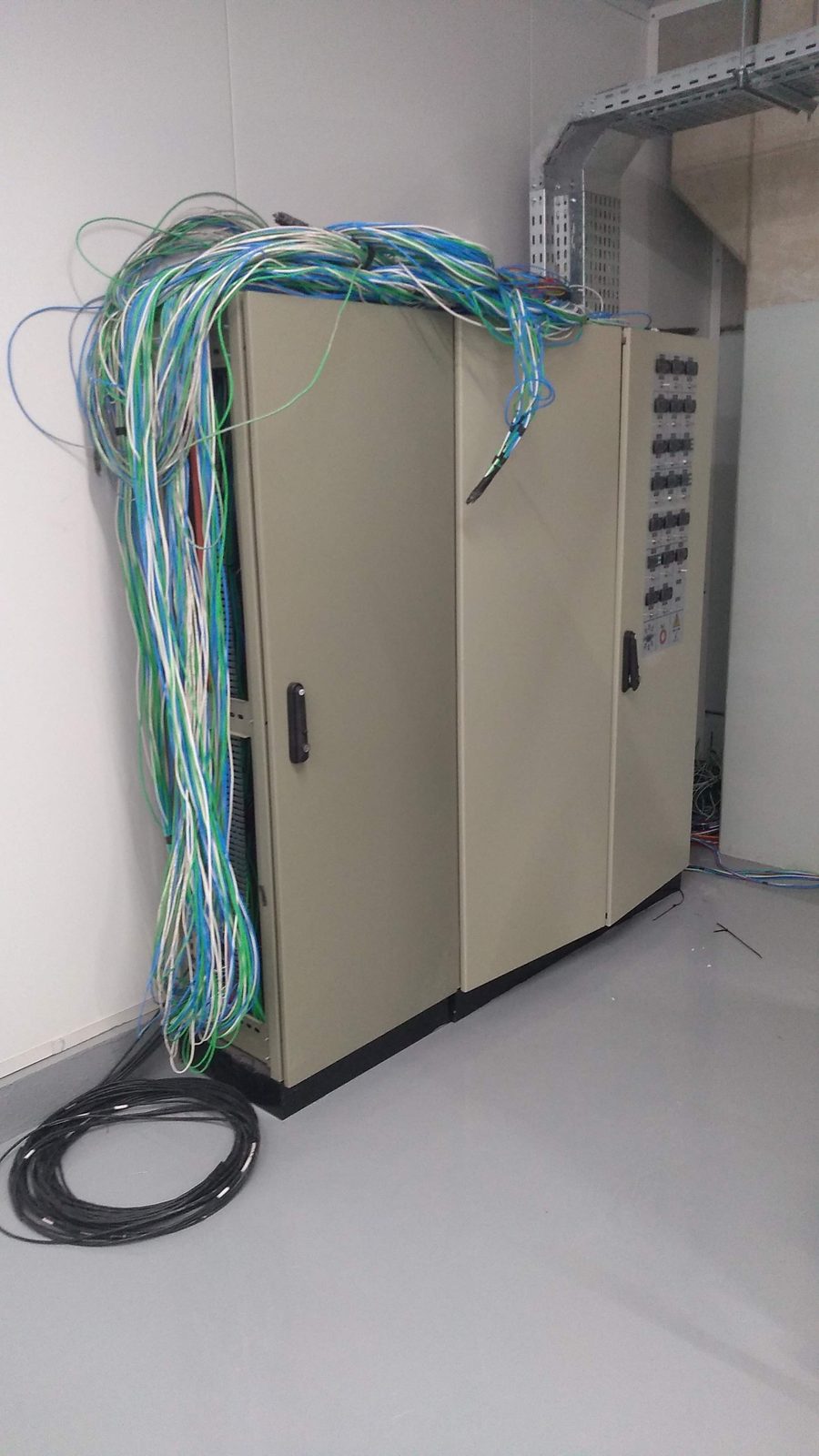 Oba Hortifruti (loja Granja Viana) — trabalho elétrico executado 2